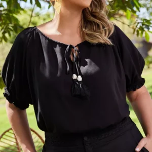 Blusa Plus Size Preta com Amarração - Tânia Savannah