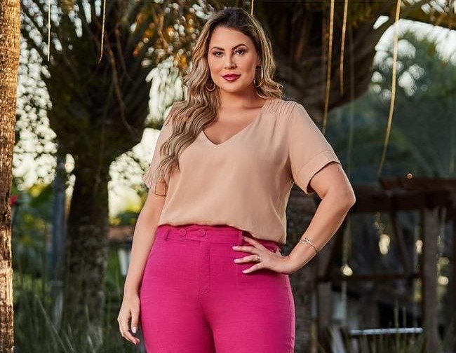 Blusa Plus Size com Nervuras Bege Marcela Savannah