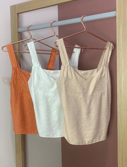 Blusa Bordada Off White Valéria Inicial A - Imagem 3