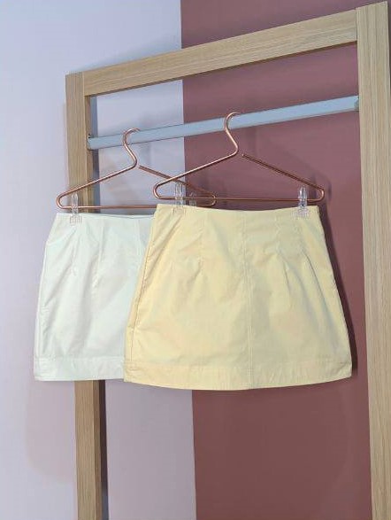 Short Saia Alfaiataria Amarelo Ana Inicial A - Imagem 2