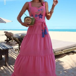 Vestido Bordado com Detalhe Pespontos Rosa Cora Canela