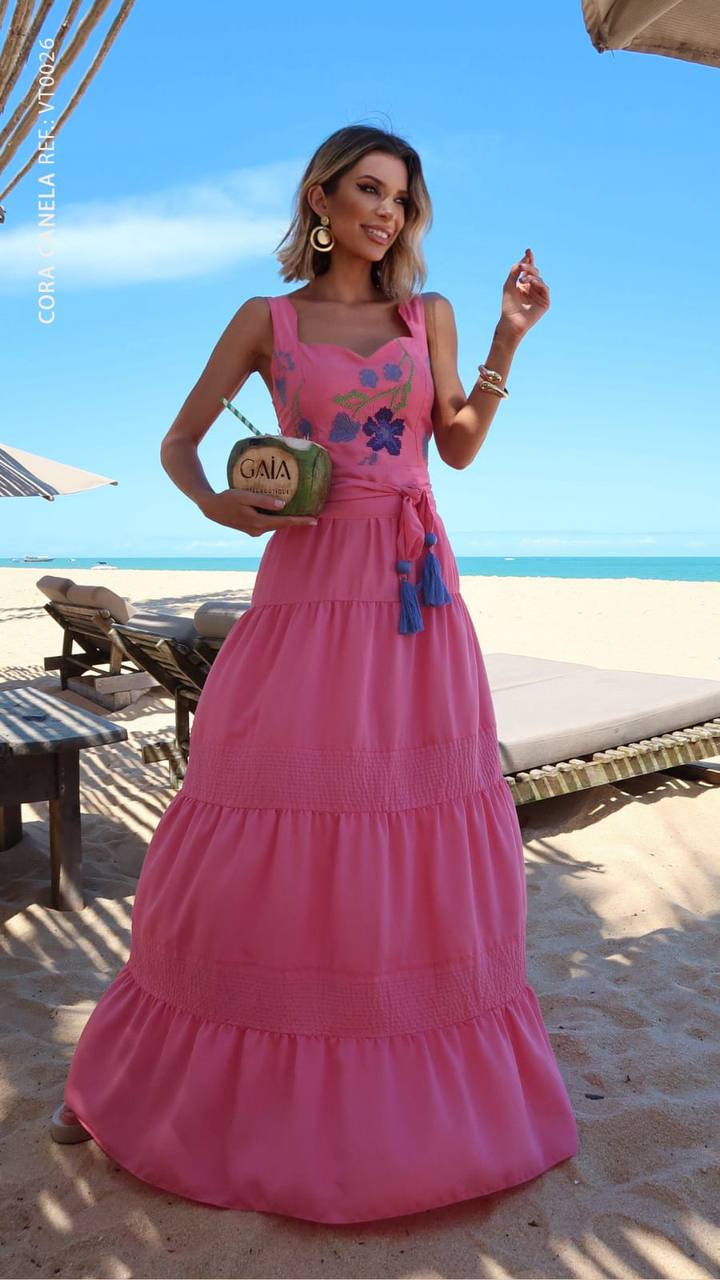 Vestido Bordado com Detalhe Pespontos Rosa Cora Canela