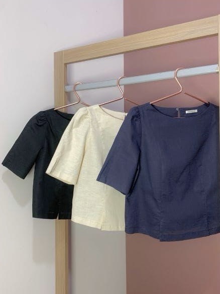 Blusa Renata Preta Inicial A - Imagem 2