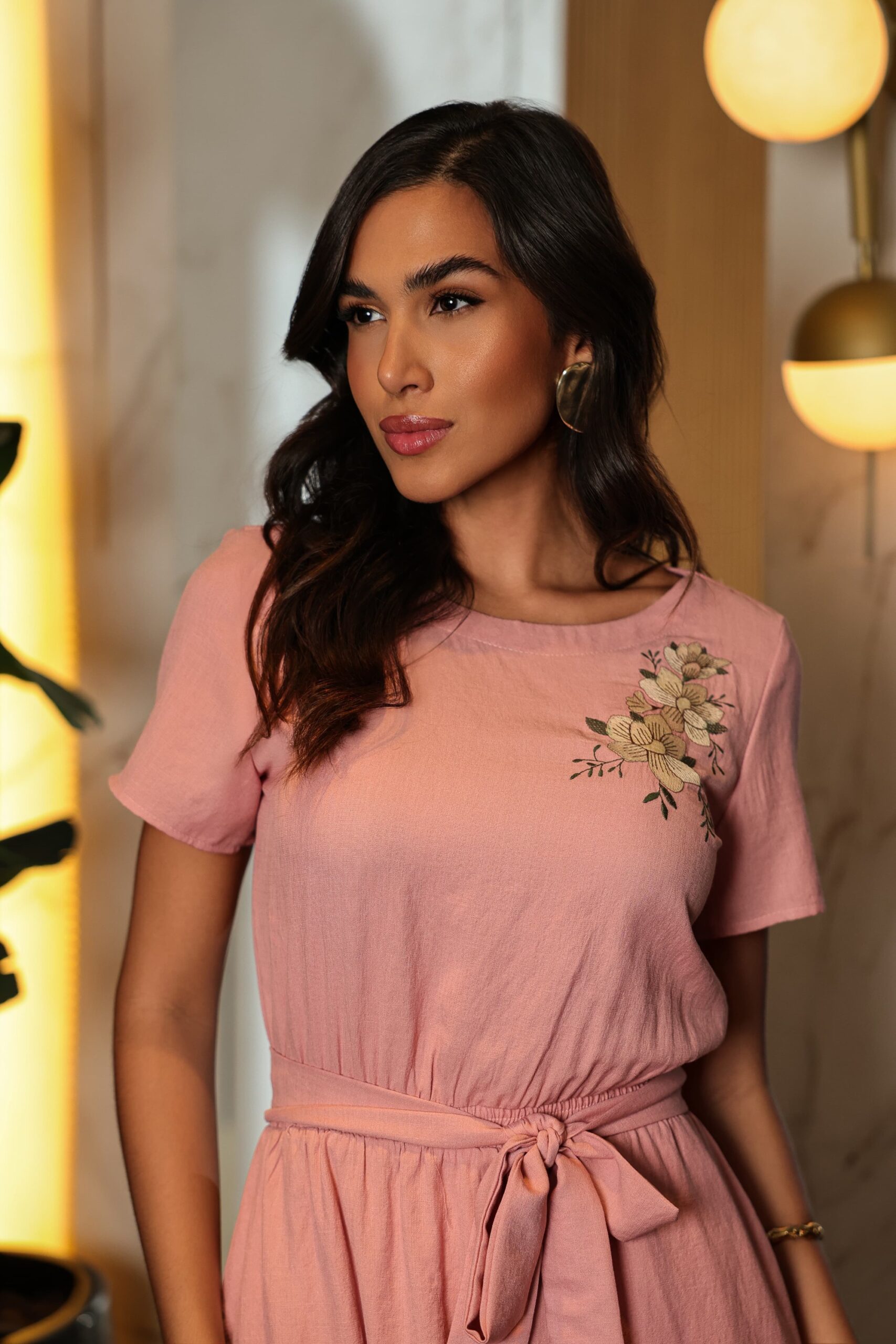 Vestido Curto Decote Rosa Magda Occhi - Imagem 2