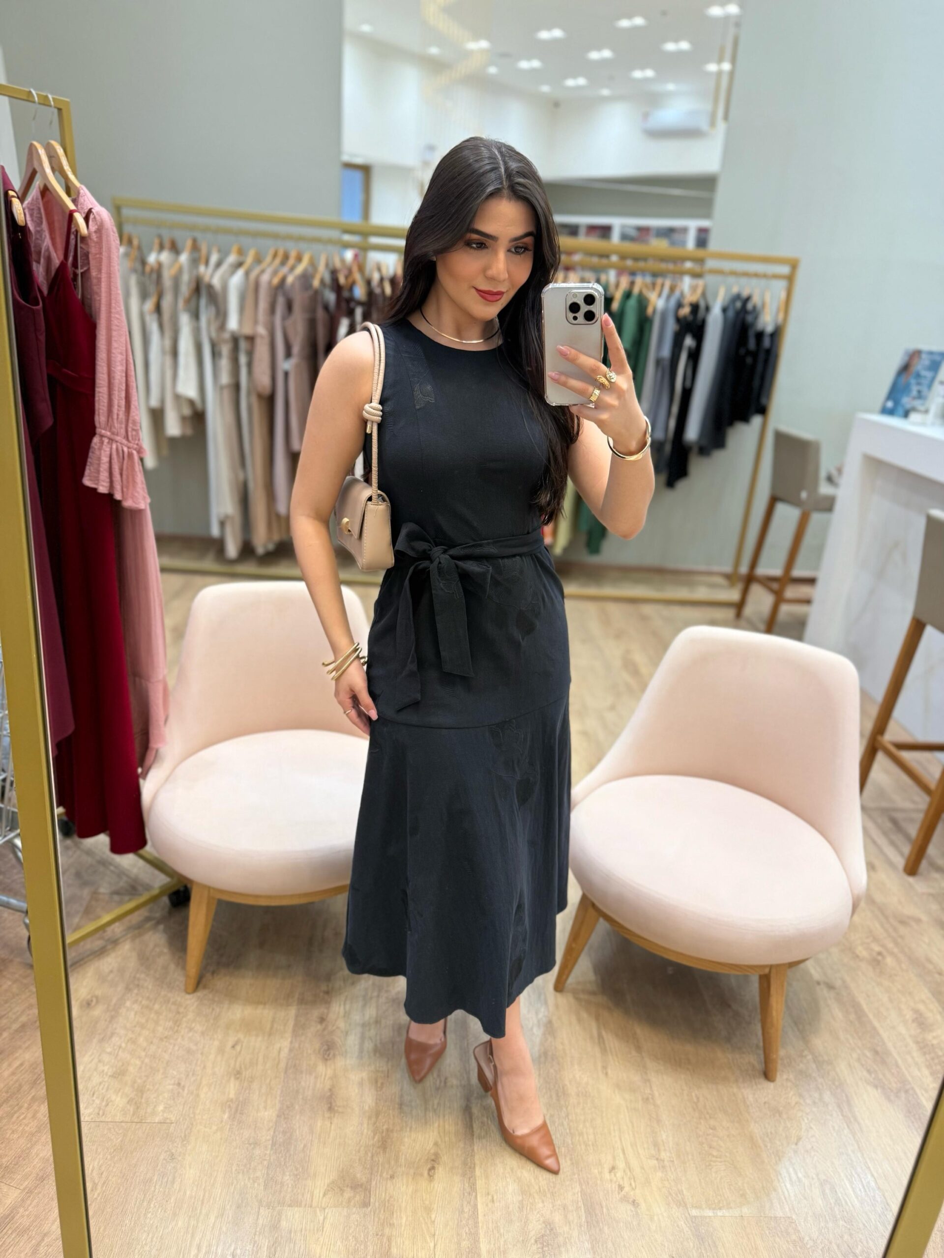 Vestido Helena Midi Bordado Preto Inicial A
