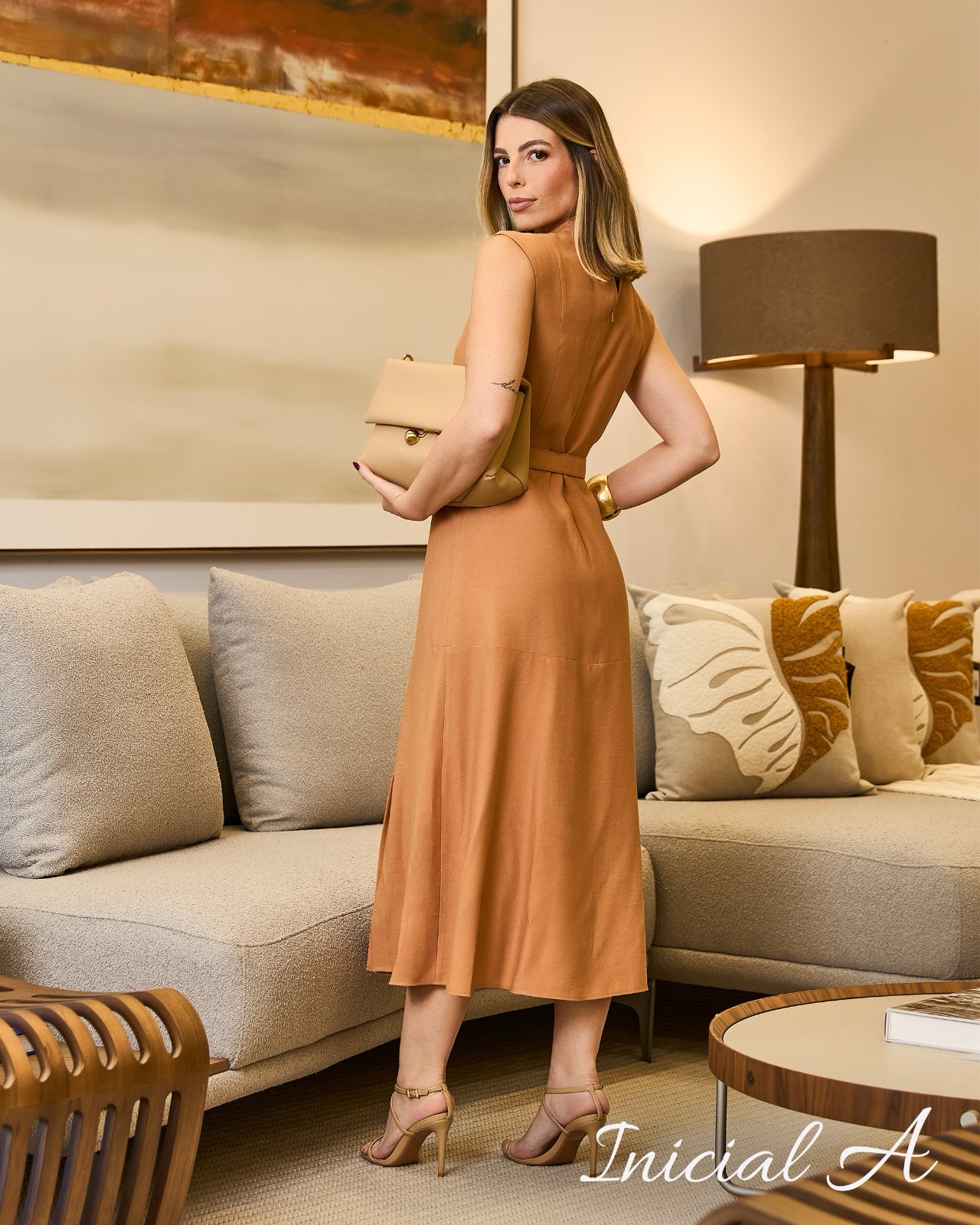 Vestido Jessica Bege Inicial A - Imagem 2