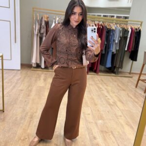 Calça Roberta Marrom Inicial A